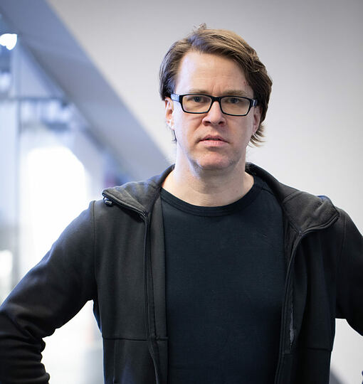 Jörg Piringer mit neuer Gedichts-Performance (Datenpoesie)