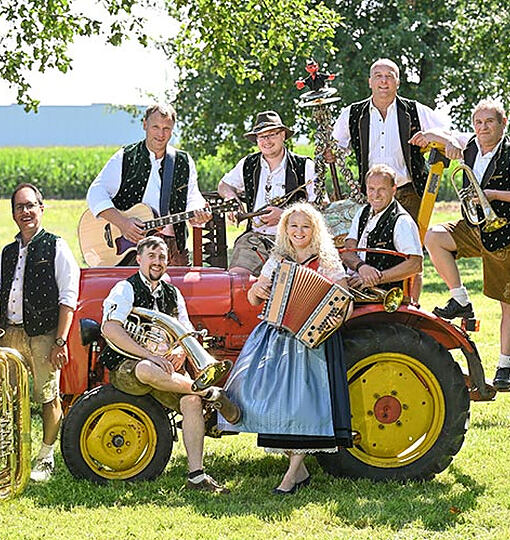 SONNTAGSKONZERT im Glacis: Alphorngruppe Feierhölzer & Die Heusteig Musikanten