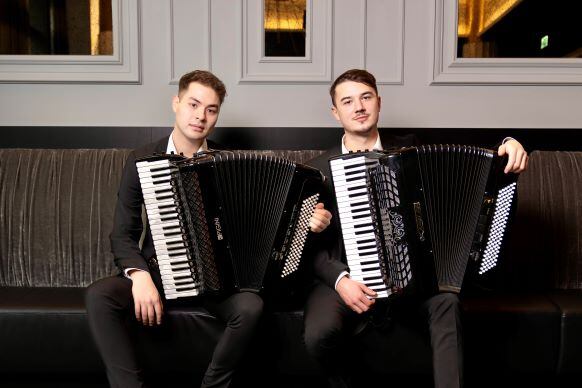 Kultur auf Stufen:  Konzert mit dem Akkordeonduo con:trust
