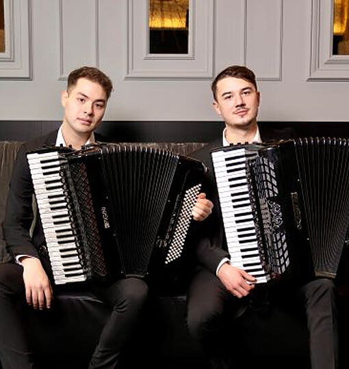 Kultur auf Stufen:  Konzert mit dem Akkordeonduo con:trust