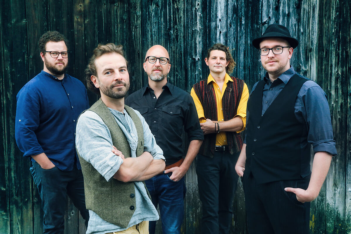 LUAS: Celtic Folk Fusion