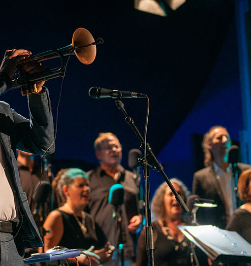 Jazzchor Freiburg meets Joo Kraus